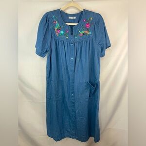 Go Softly house robe with adorable embroidery! 100% cotton and size medium.